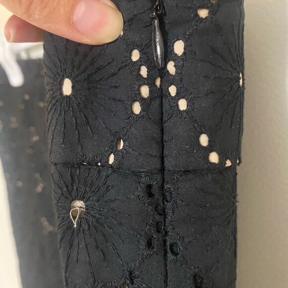 Talbots Women’s Black Eyelet‎ Skirt size 8  knee length cotton ( has small rip) - Picture 2 of 6